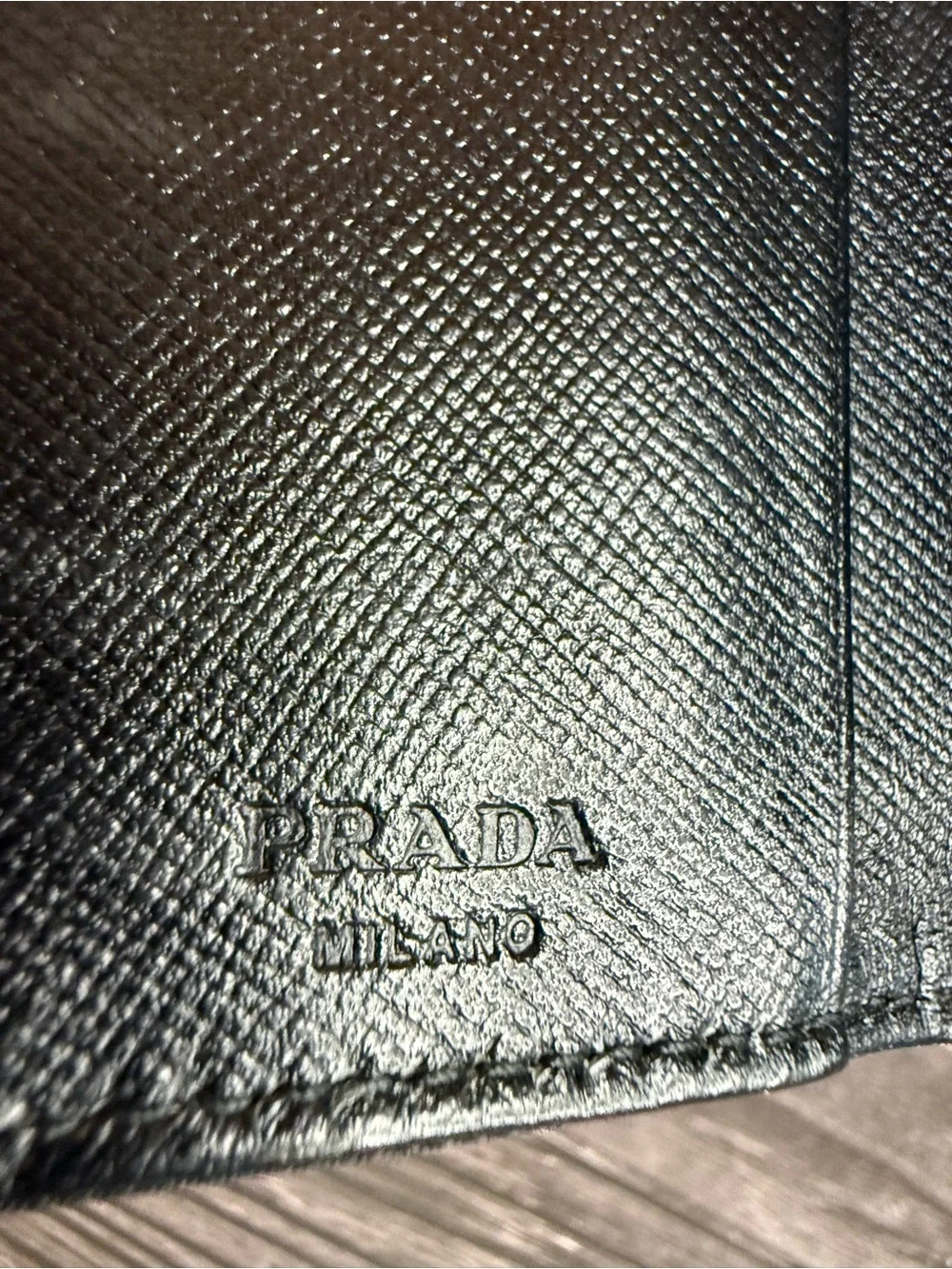 🖤 Prada Tessuto Nylon 6 Key Holder Black Vintage *Authenticated*